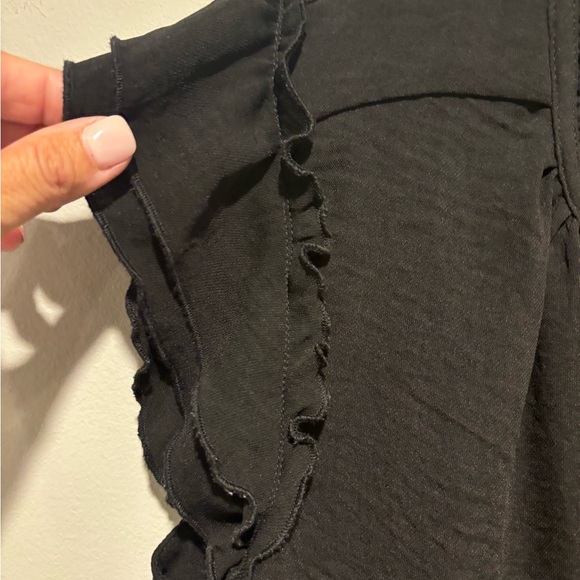 Women's Black Ruffly Short Sleeve - Size Small Worm 1x Excellent condition - Picture 5 of 9